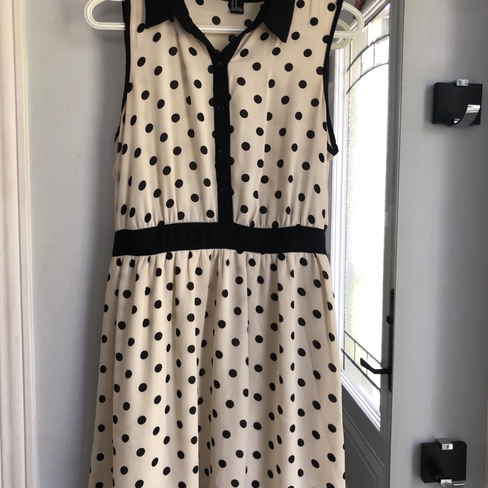 Forever 21 Black & Cream Polka Dot Sleeveless Dress